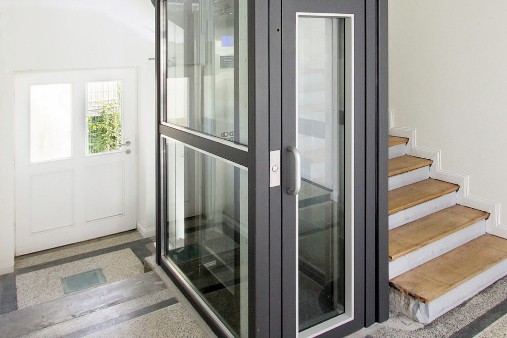 Beispiel für einen kleinen Aufzug: Unser Glasschacht Serie 300 Münster